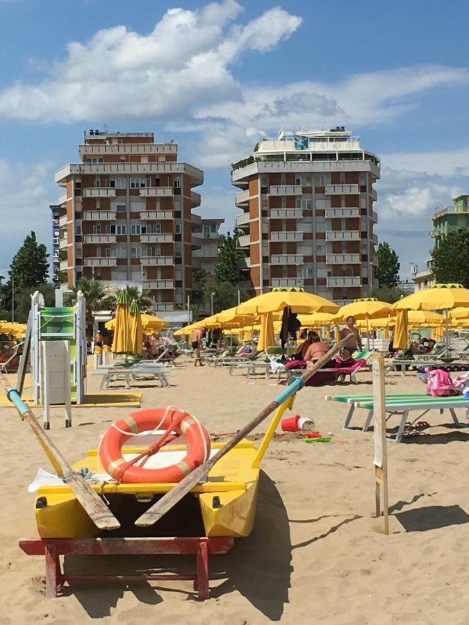 Appartamento Fronte Mare Римини Экстерьер фото