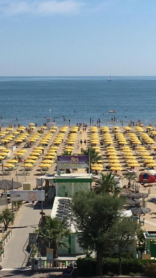 Appartamento Fronte Mare Римини Экстерьер фото