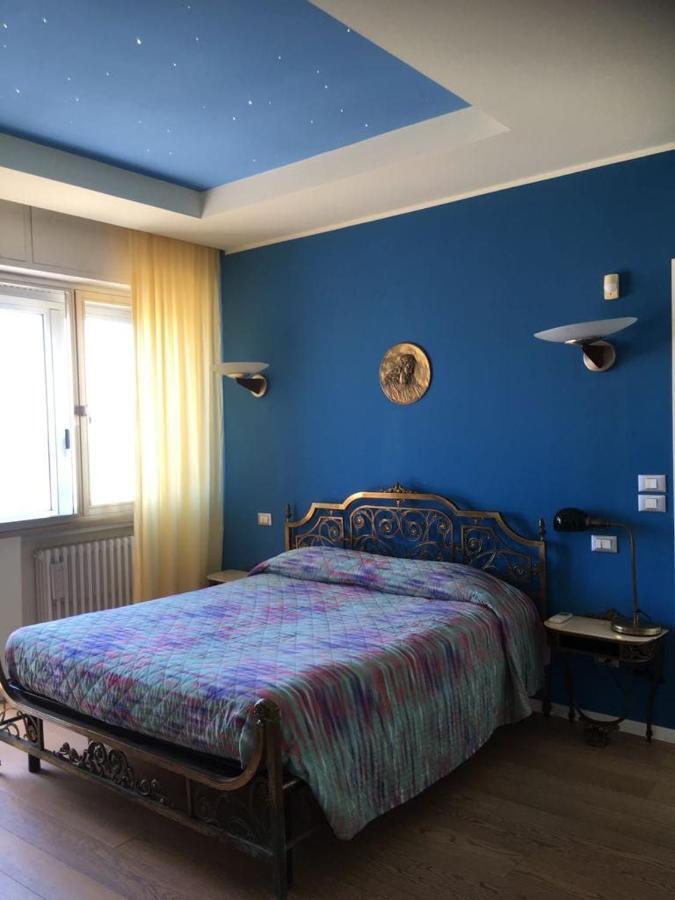 Appartamento Fronte Mare Римини Экстерьер фото
